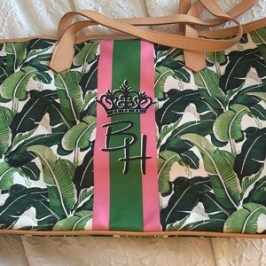 NEW BEVERLY HILLS TOTE BAG, CLASSIC BH GREEN PALM LEAF PATTERN, magnet closure